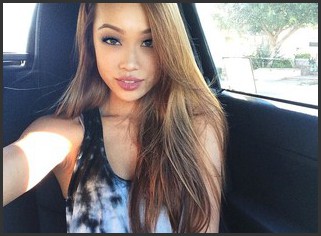 321px x 236px - Beautiful asian girls take selfies in the car